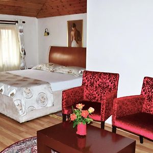 Suite met Twee Slaapkamers en een King Size Bed